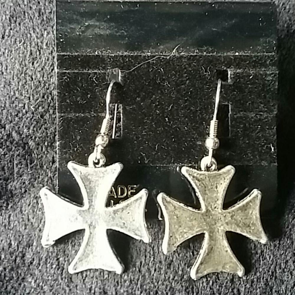 Dangling Iorn Cross earrings